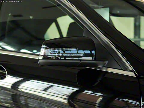 2009�� AMG C 63 ������