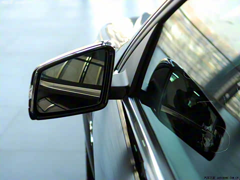 2009�� AMG C 63 ������