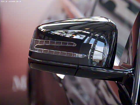 2009�� E 300 ʱ����