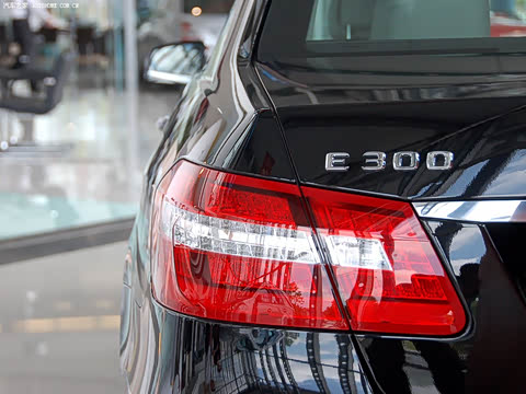 2009�� E 300 ʱ����