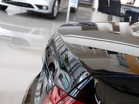 2009�� E 300 ʱ����