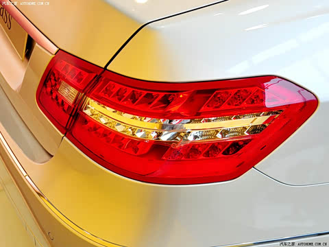 2009�� E 300 ʱ����