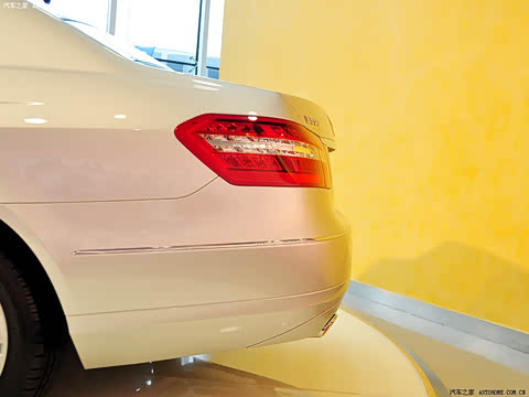 2009�� E 300 ʱ����