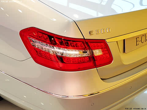 2009�� E 300 ʱ����