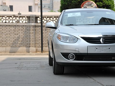 2011 2.0L ׼