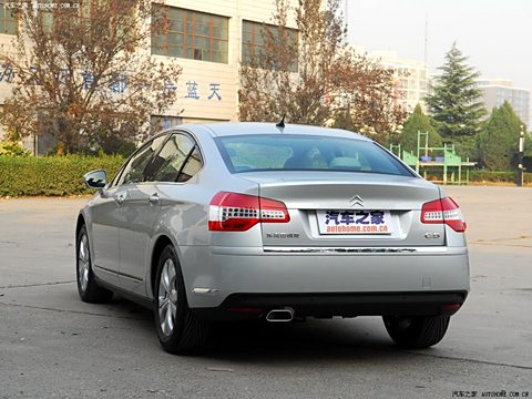 2010 2.3L Զ