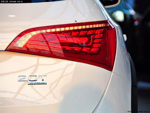 2010�� 2.0TFSI ԽҰ��