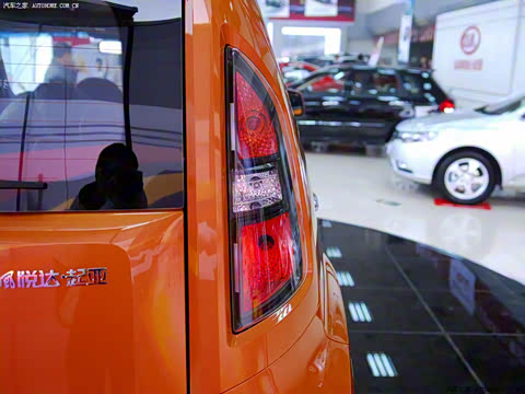 2010�� 2.0L AT Premium