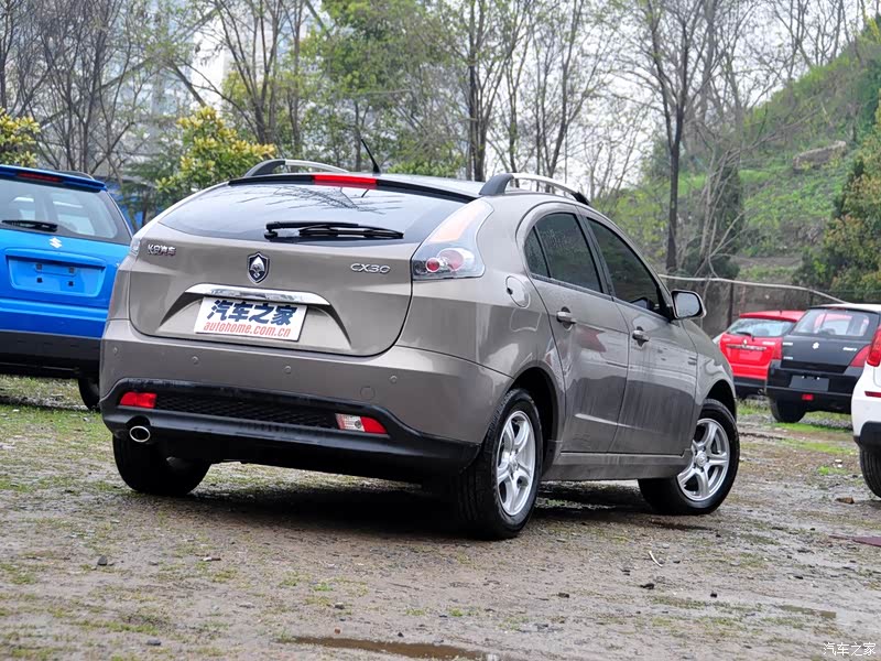 长安汽车 长安cx30 2010款 两厢 2.0l 自动豪华型