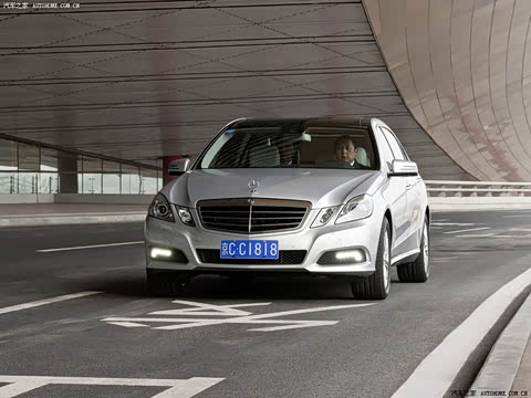 2010�� E 300 L ʱ����