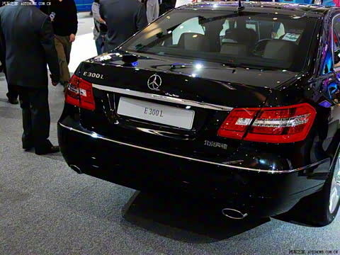 2010�� E 300 L ʱ����