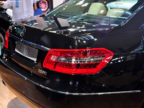 2010�� E 300 L ʱ����