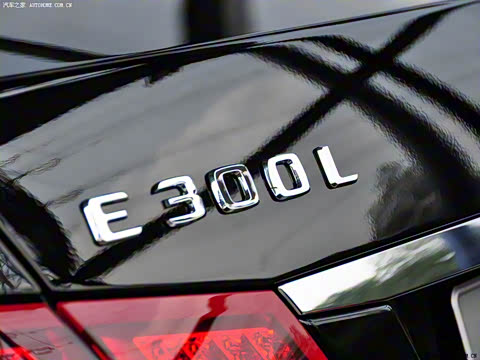 2010�� E 300 L ʱ����