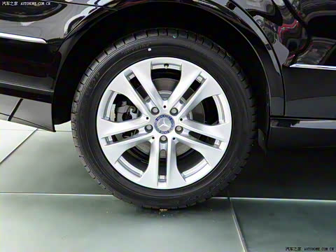 2010�� E 300 L ʱ����