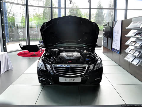 2010�� E 300 L ʱ����