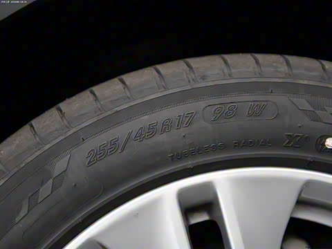 2010�� E 300 L ʱ����