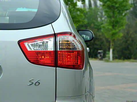 2011�� 2.0L �ֶ������