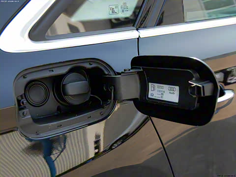 2011�� A8L 3.0 TFSI quattro�����(245kW)