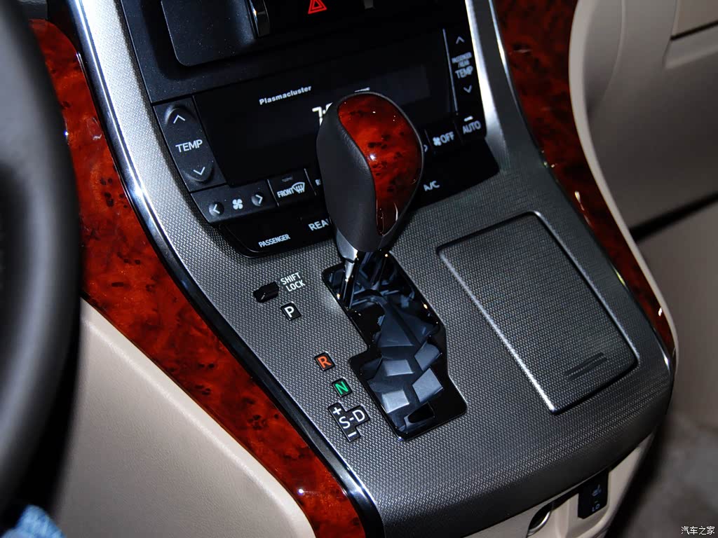 丰田(进口) 埃尔法 2011款 2.4l 豪华版