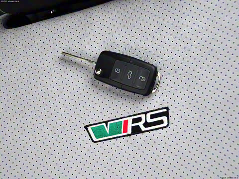 2010�� 2.0TSI RS