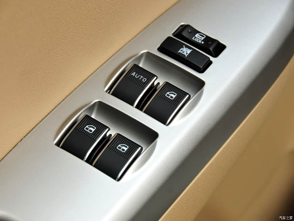 长城汽车 长城c30 2012款 1.5l 手动精英型