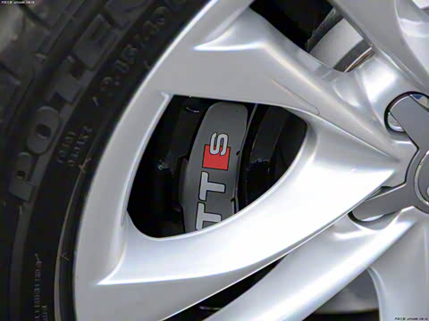 2011�� TTS Coupe 2.0TFSI quattro