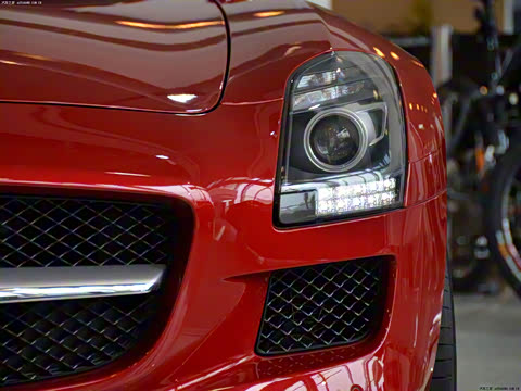 2011�� SLS AMG