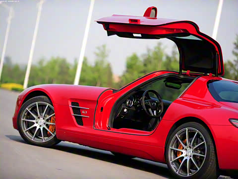 2011�� SLS AMG