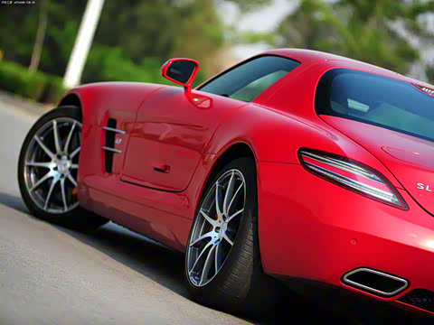 2011�� SLS AMG