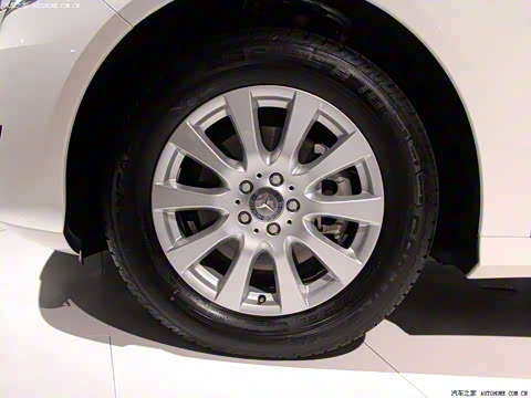 2010�� R 300 L ������