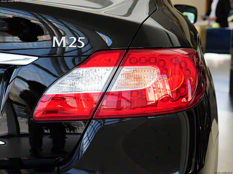 2011�� M25 ������