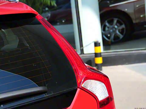 2012�� T6 AWD �˶���