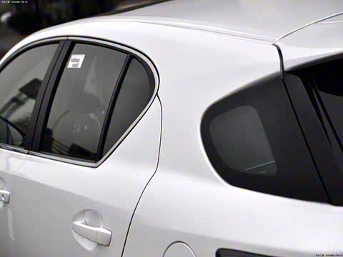 2012�� CT200h F-Sport