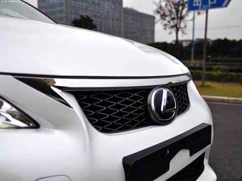 2012�� CT200h F-Sport