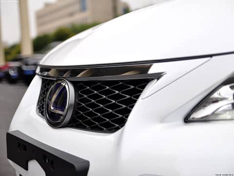 2012�� CT200h F-Sport