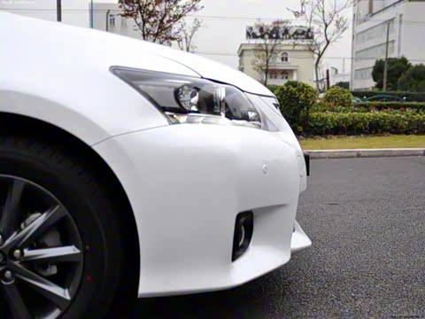 2012�� CT200h F-Sport