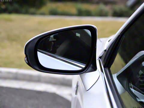 2012�� CT200h F-Sport