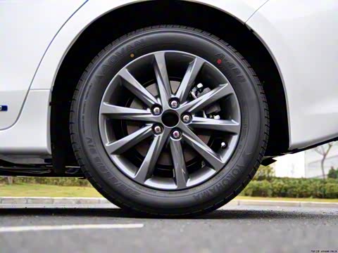 2012�� CT200h F-Sport