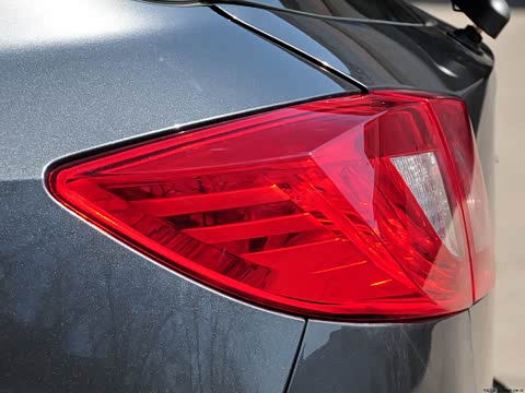 2012�� ���� 1.6L �ֶ���Ӣ��