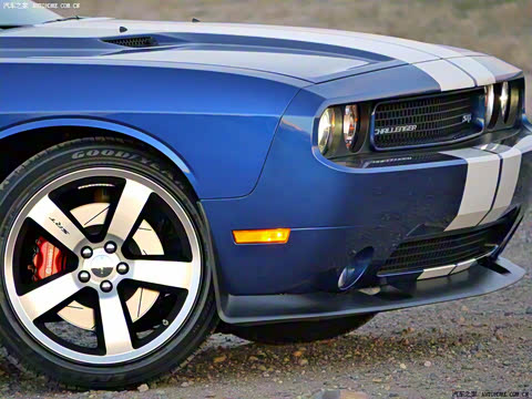 2011�� 6.4L SRT8 392