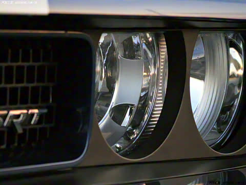 2011�� 6.4L SRT8 392