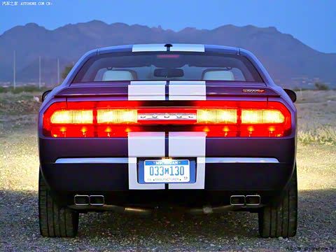 2011�� 6.4L SRT8 392