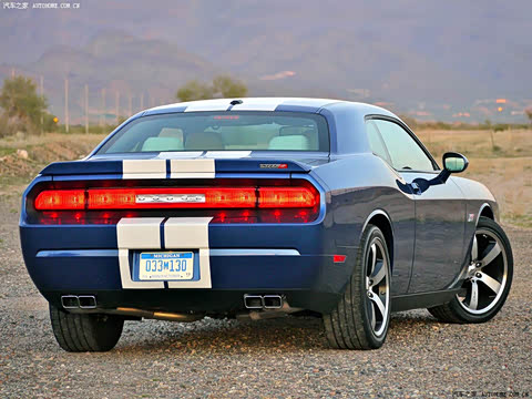 2011�� 6.4L SRT8 392