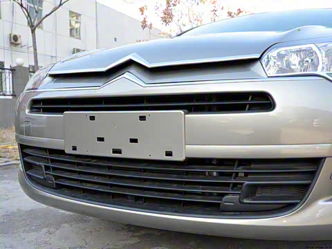 2011�� 2.3L �Զ���Ԧ��