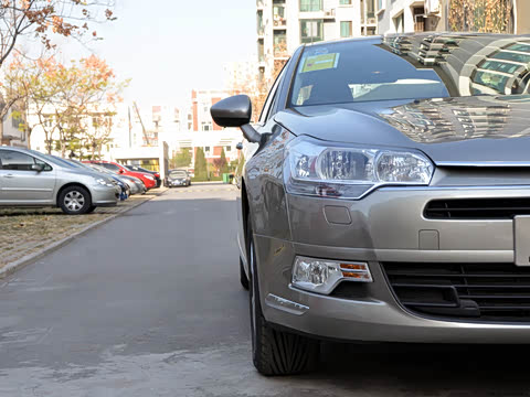 2011�� 2.3L �Զ���Ԧ��