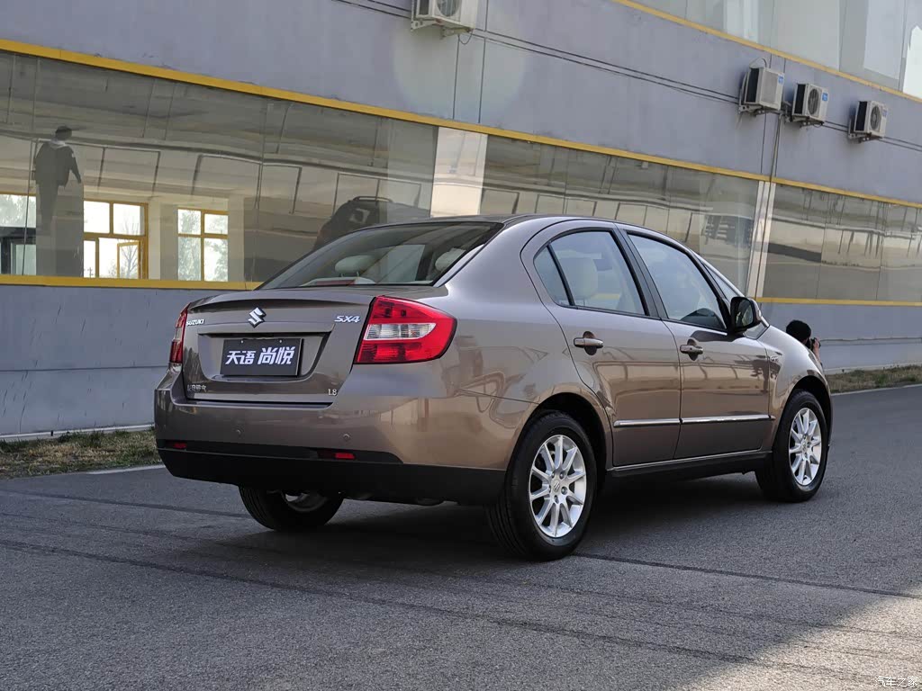 汽车图片 铃木 天语·尚悦 2011款 1.8l 手动豪华型 车身外观