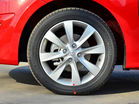 2011�� ���� 1.4L �Զ�������GLS