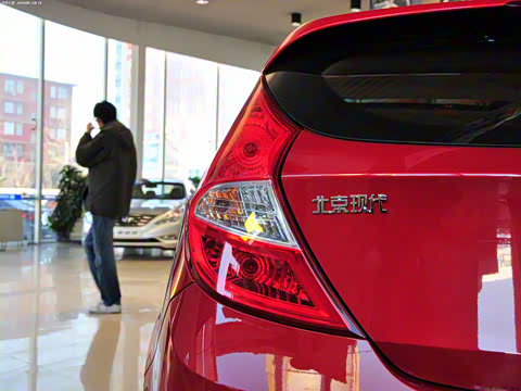 2011�� ���� 1.4L �Զ�������GLS