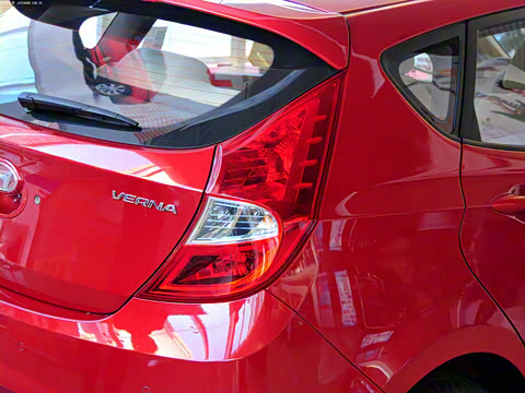 2011�� ���� 1.4L �Զ�������GLS