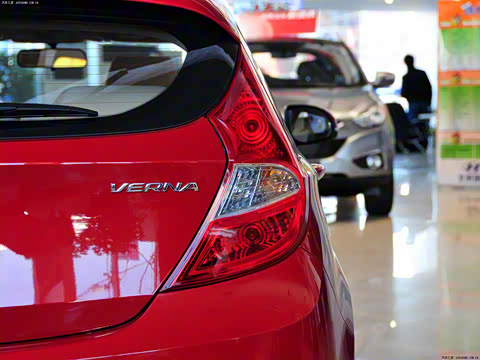 2011�� ���� 1.4L �Զ�������GLS